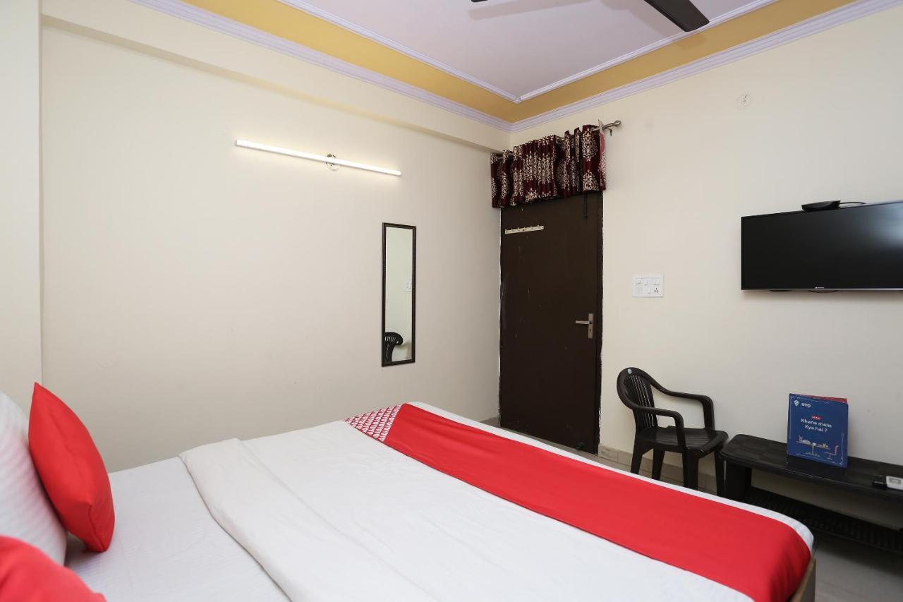 Hotel O Airport Plaza By Palace New Delhi Exterior photo