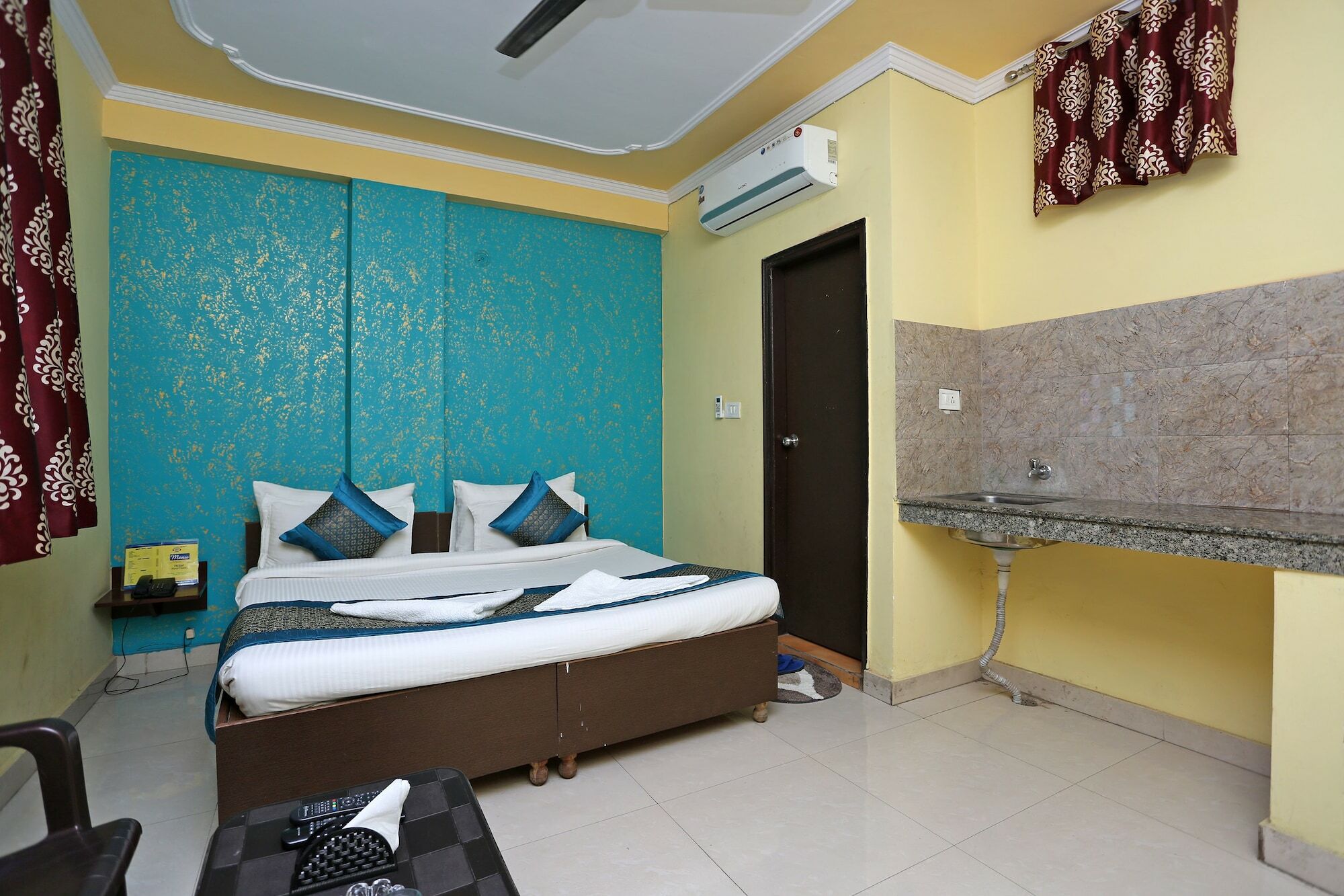 Hotel O Airport Plaza By Palace New Delhi Exterior photo